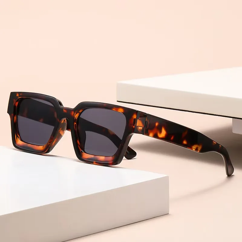 Vintage Outdoor Fashion - New Retro Classic Square Sunglasses For