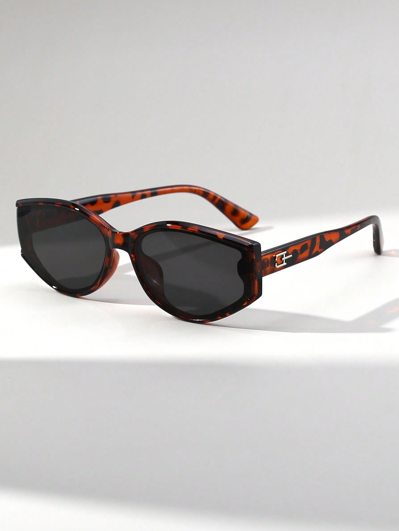 1 Pair Women Vintage Cat-Eye F - Vintage Fashion Outfit ulasan dan harga