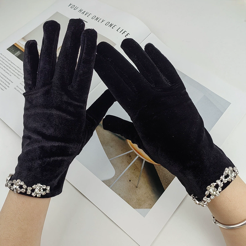 Women Elegant Diamonds Beaded  - Vintage Fashion Photographers ulasan dan harga