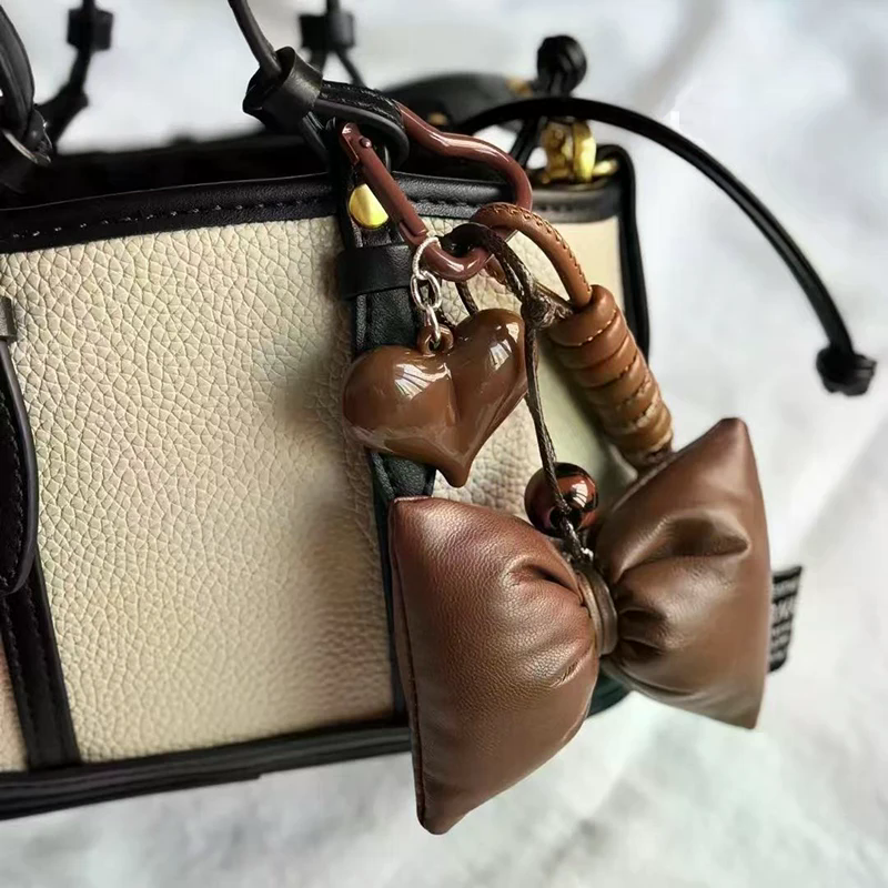 Pendant Y2k Brown Vintage Leat - Vintage Fashion Journal ulasan dan harga